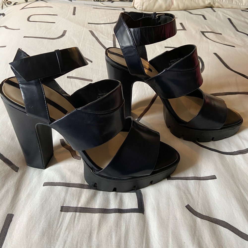 ❣️SOLD❣️Zara Dark Blue Platform Heels